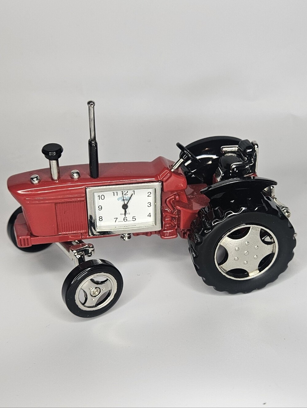 Red Metal Tractor Desk Clock Collectible Model with Bulit In Quartz Time Dial